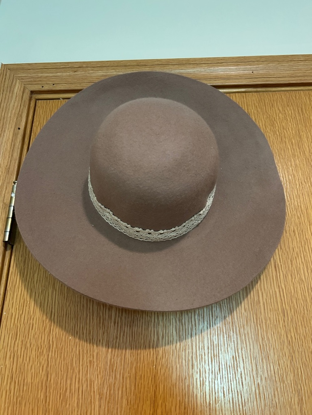 Wide Brim Felt Hat with Lace Trim - Mauve